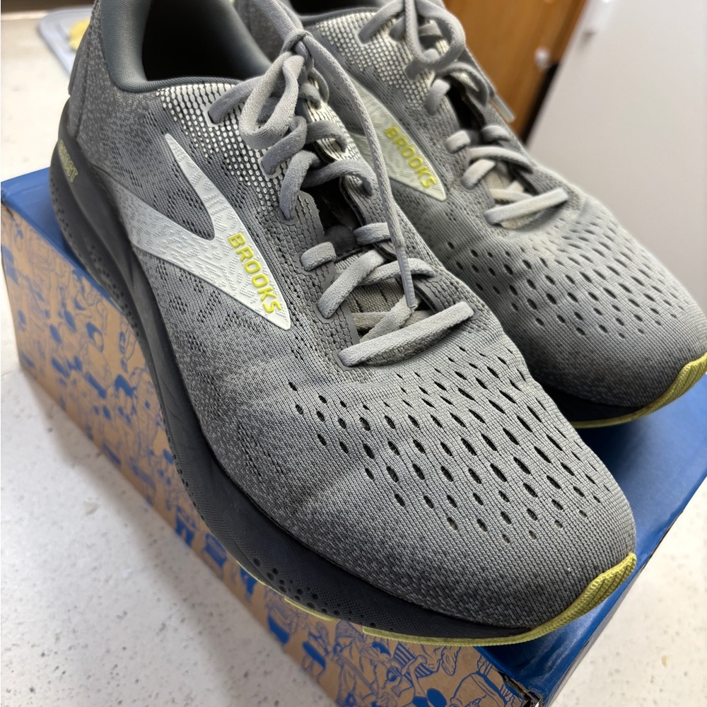 Brooks running shoes for mens